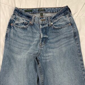 Women's High-Rise
EasyRigid Straight Jeans - Wild Fable™ Medium Wash 4 NWOT